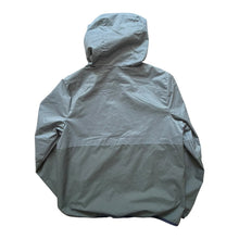 Cargar imagen en el visor de la galería, Chaqueta Rompeviento Verde - NUEVO
