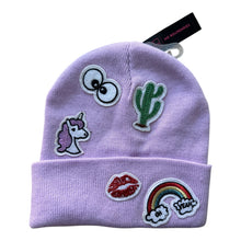 Cargar imagen en el visor de la galería, Gorrito Lila con Parches - NUEVO
