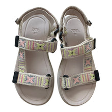 Cargar imagen en el visor de la galería, Sandalias de Flores
