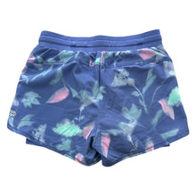 Cargar imagen en el visor de la galería, Short Deportivo Azul con Flores
